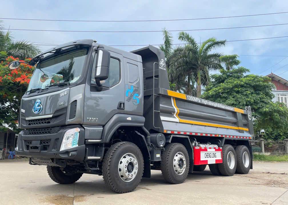 XE BEN 4 CHÂN CẦU LÁP THÙNG 15.6 KHỐI NEW